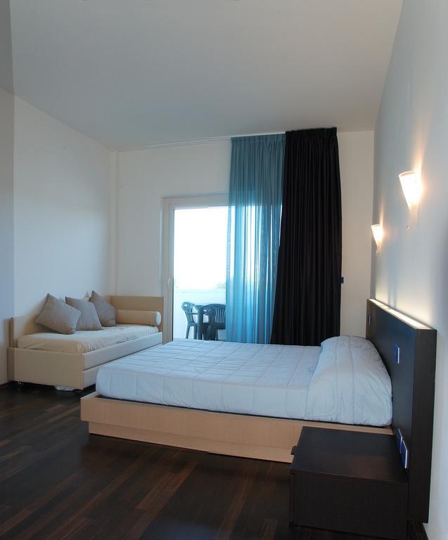 Medi Garden Hotel&Residence Alba Adriatica Exterior foto